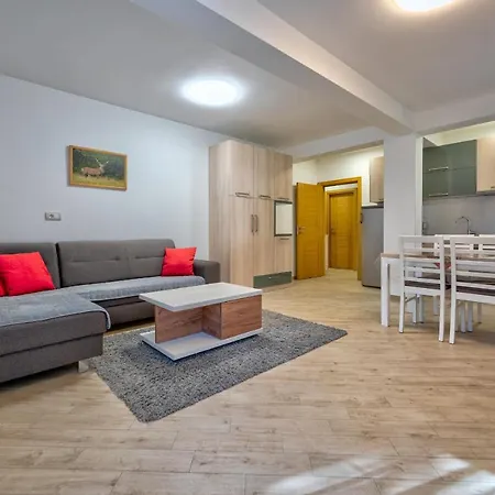 Lovac * זלאטיבור