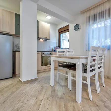 Apartment Lovac *