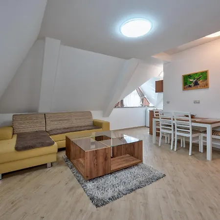 דירה Lovac זלאטיבור