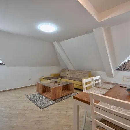 Lovac זלאטיבור