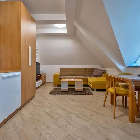 Lovac Apartment *